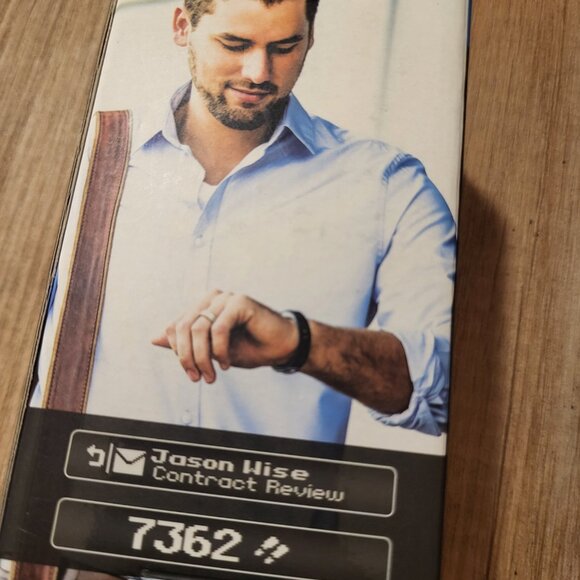 Garmin Vivosmart Activity Tracker - Picture 2 of 5